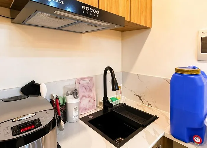Casa De Lalun Staycation Apartment *